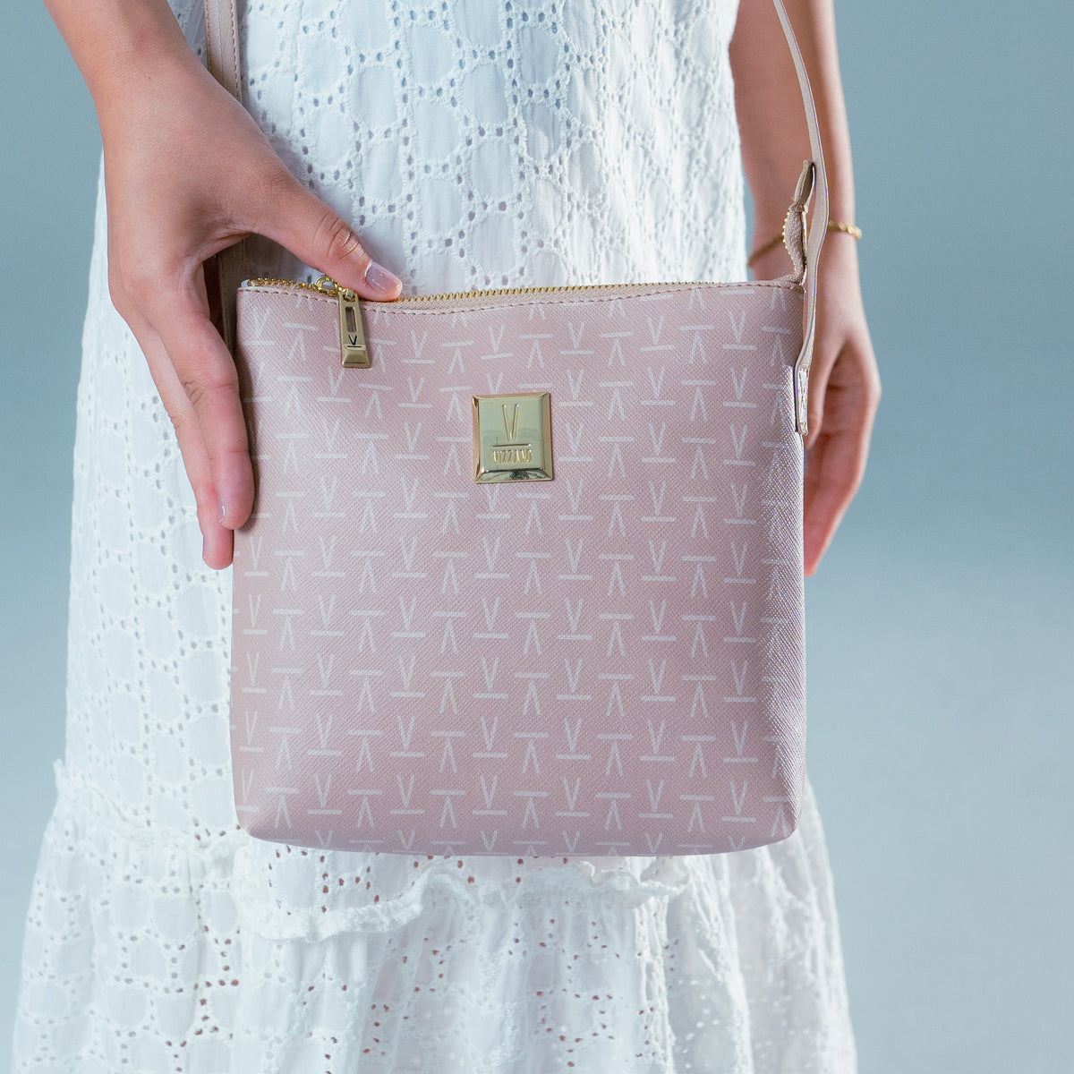Bolsa Vizzano Transversal Monograma